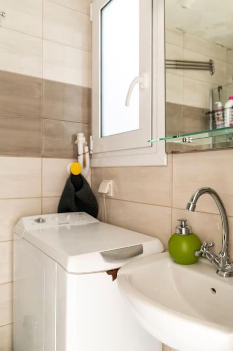 Cute Full Apt W/Backyard In Paleo Faliro Athens Ngoại thất bức ảnh
